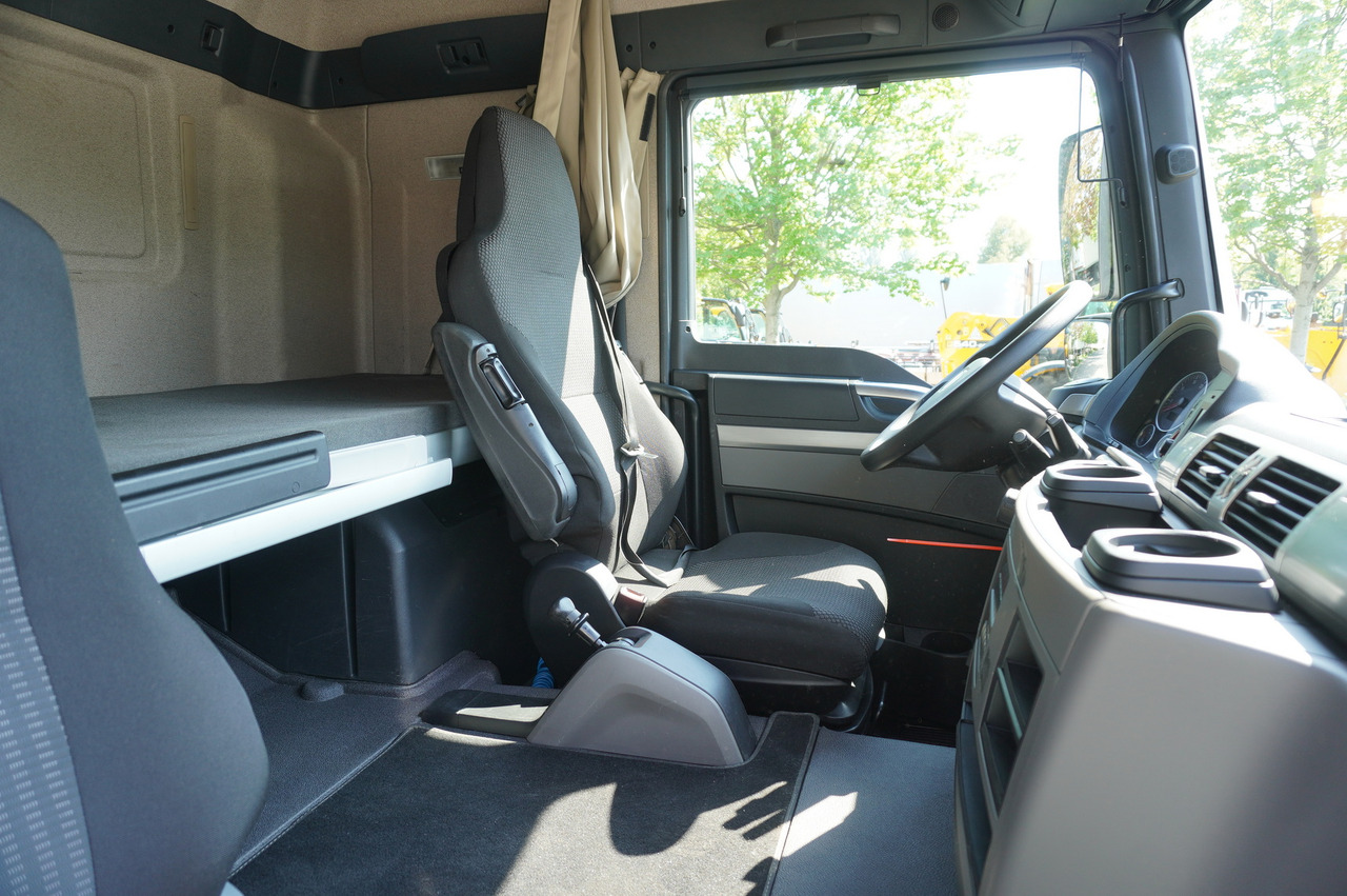 Камион со церада MAN TGL 12.190 / Curtainsider 19 EPAL / Sleeper cab: слика 30