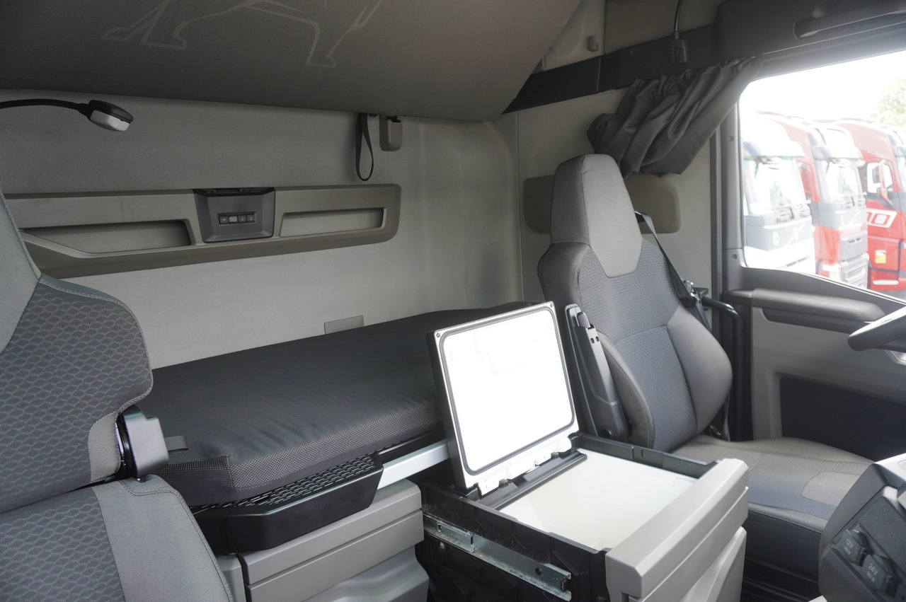 Лизинг на MAN TGX 18.470 / 2022 / Curtainsider 19 EPAL / Retarder / 15 units MAN TGX 18.470 / 2022 / Curtainsider 19 EPAL / Retarder / 15 units: слика 28
