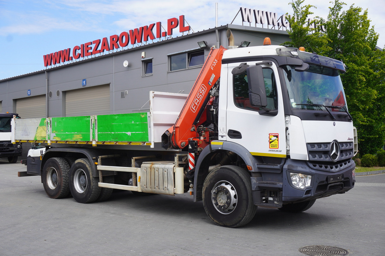 MERCEDES-BENZ AROCS 2633 6x4 / 5.5 T crane FASSI F135 / Tipper 15 EPAL - Кипер, Камион со кран: слика 3 MERCEDES-BENZ AROCS 2633 6x4 / 5.5 T crane FASSI F135 / Tipper 15 EPAL - Кипер, Камион со кран: слика 3