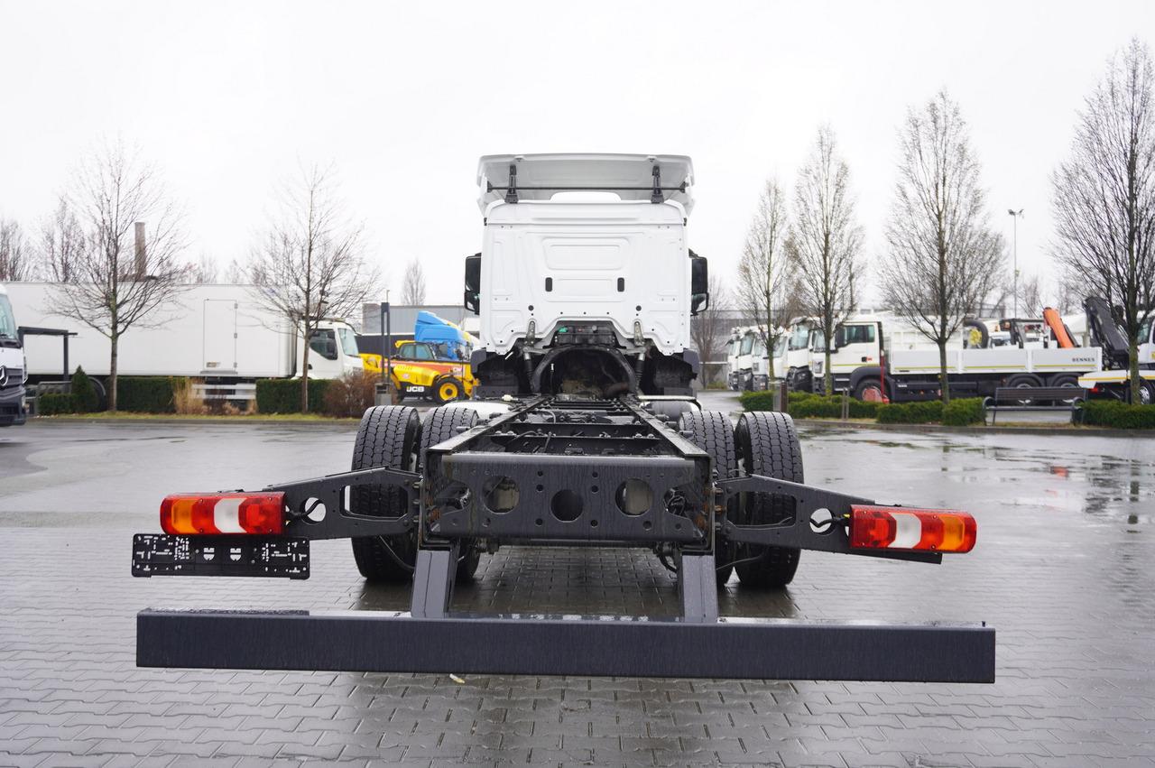 MERCEDES-BENZ Actros 1824 / 9.1 m chassis / sleeping cabin - Камион со кабинска шасија: слика 4 MERCEDES-BENZ Actros 1824 / 9.1 m chassis / sleeping cabin - Камион со кабинска шасија: слика 4