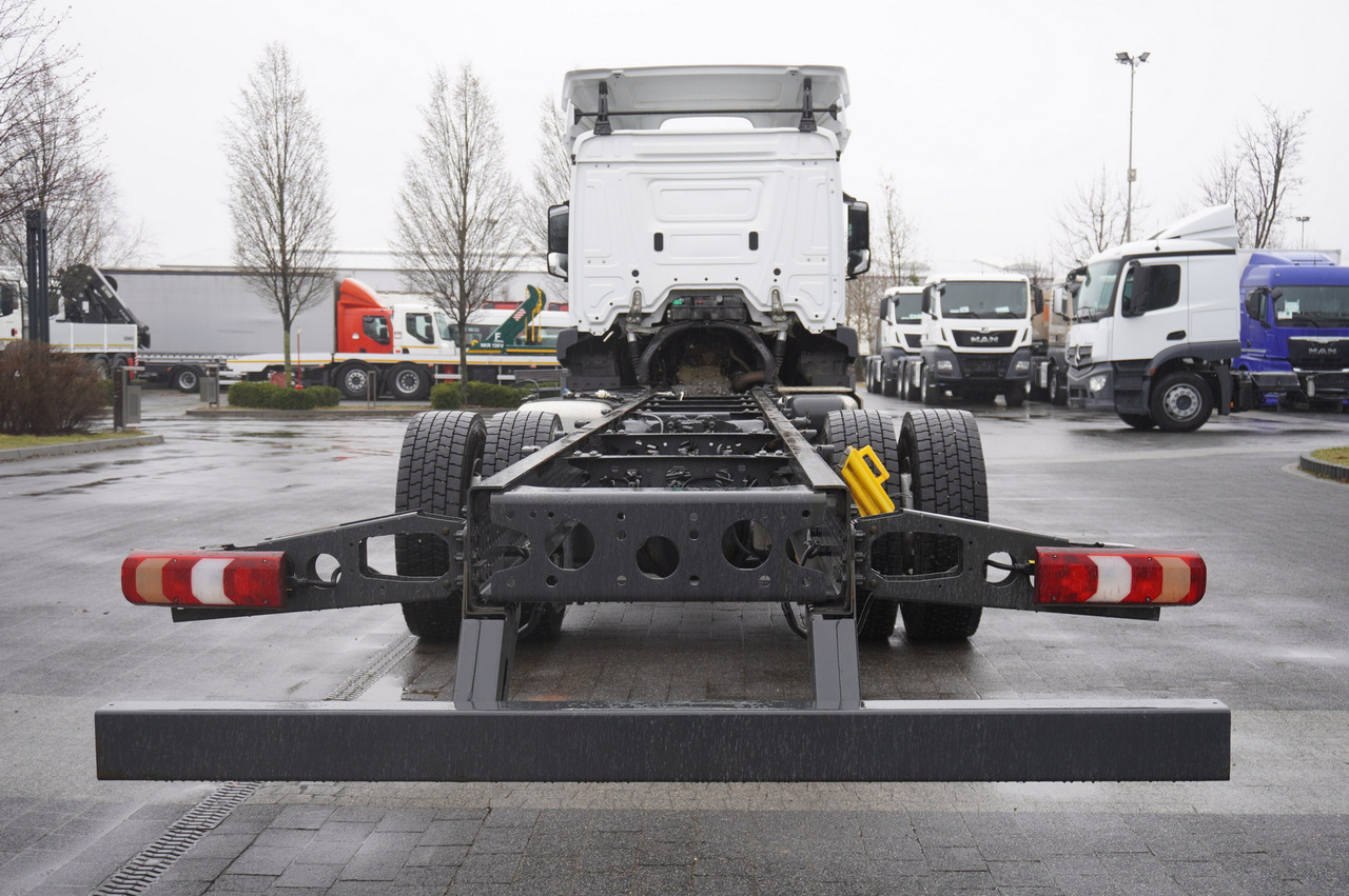 MERCEDES-BENZ Actros 1824 / 9.1 m chassis / sleeping cabin - Камион со кабинска шасија: слика 4 MERCEDES-BENZ Actros 1824 / 9.1 m chassis / sleeping cabin - Камион со кабинска шасија: слика 4