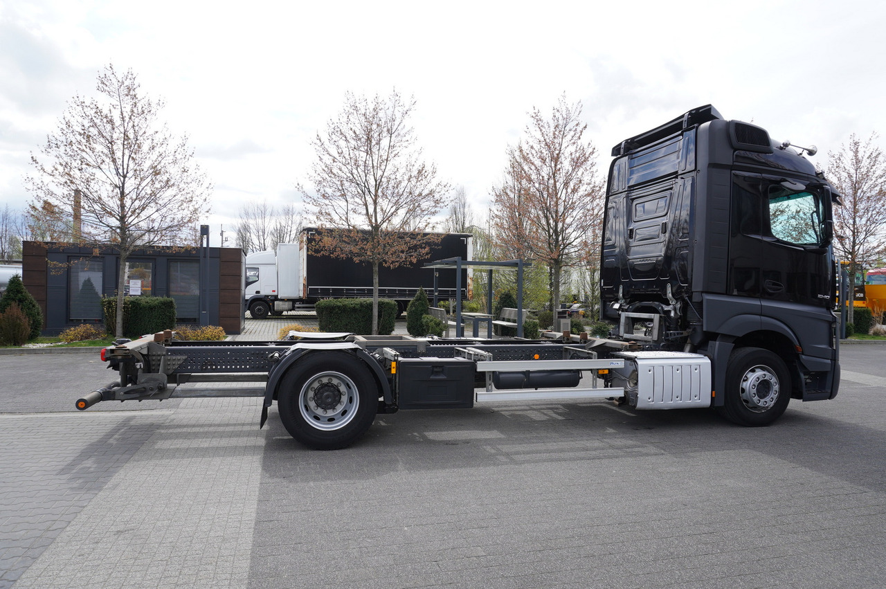 MERCEDES-BENZ Actros 1840 E6 4x2 / Lounge chair BDF - Камион со кабинска шасија: слика 3 MERCEDES-BENZ Actros 1840 E6 4x2 / Lounge chair BDF - Камион со кабинска шасија: слика 3