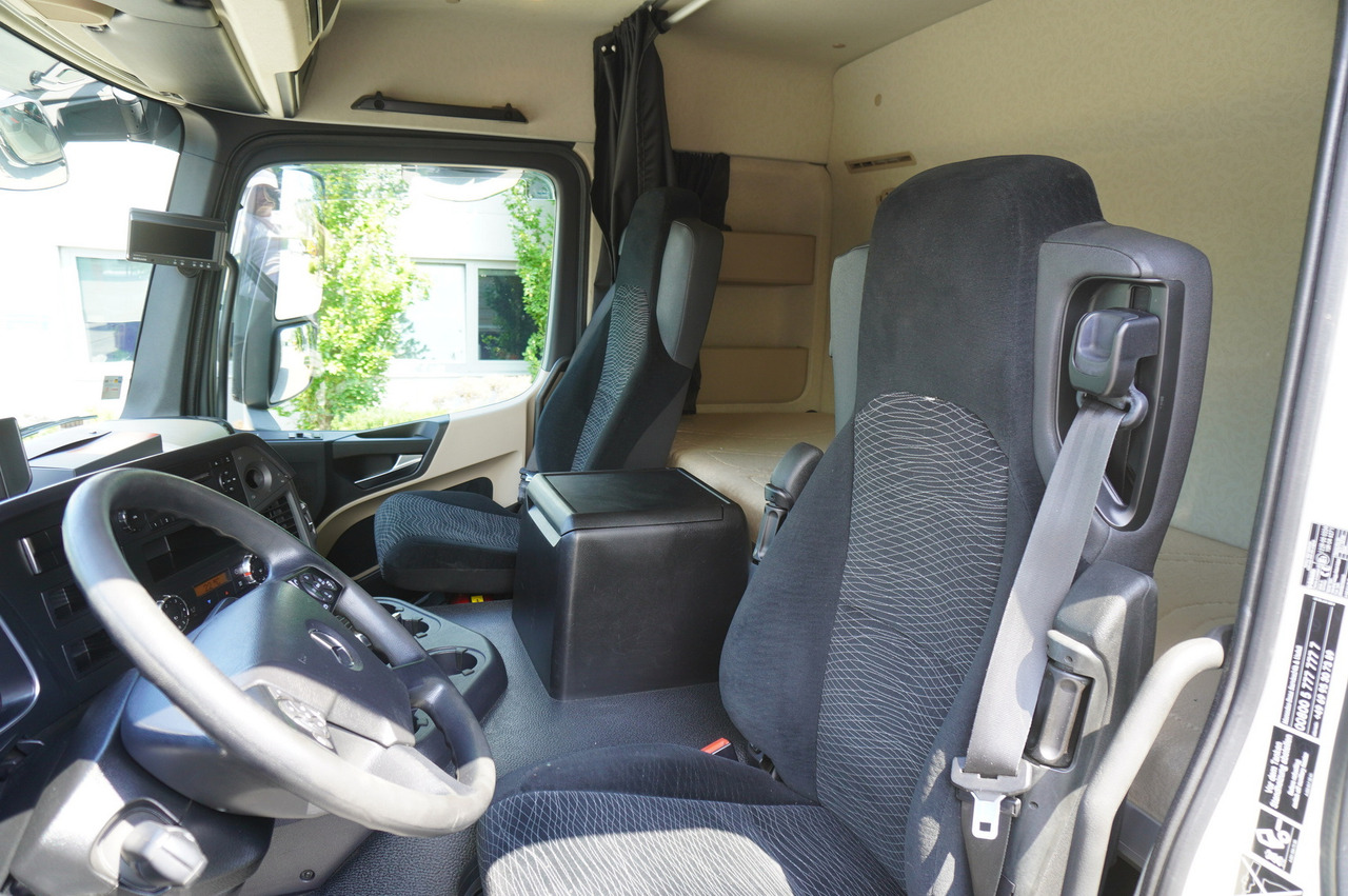 Лизинг на MERCEDES-BENZ Actros 1840 / New 3-side tipper 10 EPAL / Diff. lock / Load cap 10 t MERCEDES-BENZ Actros 1840 / New 3-side tipper 10 EPAL / Diff. lock / Load cap 10 t: слика 19 Лизинг на MERCEDES-BENZ Actros 1840 / New 3-side tipper 10 EPAL / Diff. lock / Load cap 10 t MERCEDES-BENZ Actros 1840 / New 3-side tipper 10 EPAL / Diff. lock / Load cap 10 t: слика 19