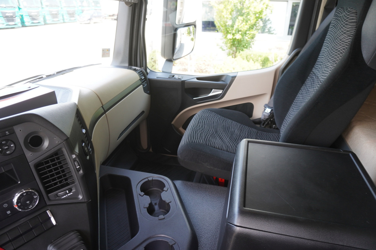 Лизинг на MERCEDES-BENZ Actros 1840 / New 3-side tipper 10 EPAL / Diff. lock / Load cap 10 t MERCEDES-BENZ Actros 1840 / New 3-side tipper 10 EPAL / Diff. lock / Load cap 10 t: слика 21 Лизинг на MERCEDES-BENZ Actros 1840 / New 3-side tipper 10 EPAL / Diff. lock / Load cap 10 t MERCEDES-BENZ Actros 1840 / New 3-side tipper 10 EPAL / Diff. lock / Load cap 10 t: слика 21