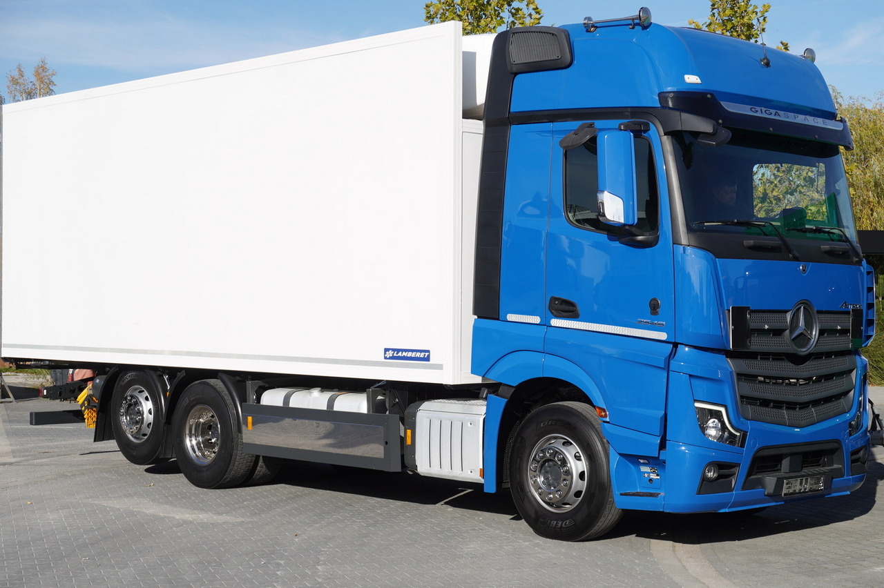 MERCEDES-BENZ Actros 2548 E6 / GIGA / Cab Lounge chair / Lamberet Refrigerator / Carrier Supra 950 - Камион ладилник: слика 2 MERCEDES-BENZ Actros 2548 E6 / GIGA / Cab Lounge chair / Lamberet Refrigerator / Carrier Supra 950 - Камион ладилник: слика 2