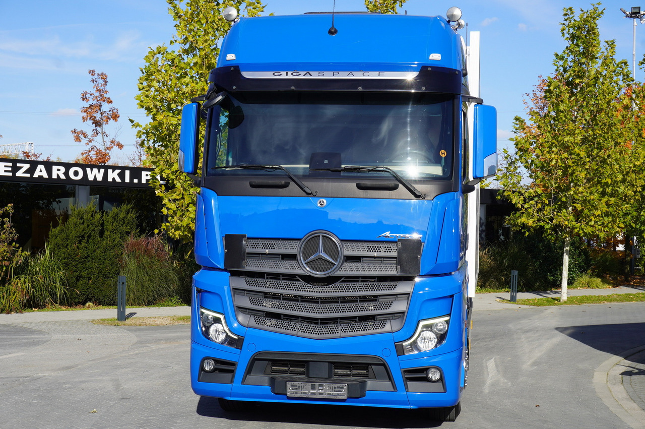 MERCEDES-BENZ Actros 2548 E6 / GIGA / Cab Lounge chair / Lamberet Refrigerator / Carrier Supra 950 - Камион ладилник: слика 5 MERCEDES-BENZ Actros 2548 E6 / GIGA / Cab Lounge chair / Lamberet Refrigerator / Carrier Supra 950 - Камион ладилник: слика 5