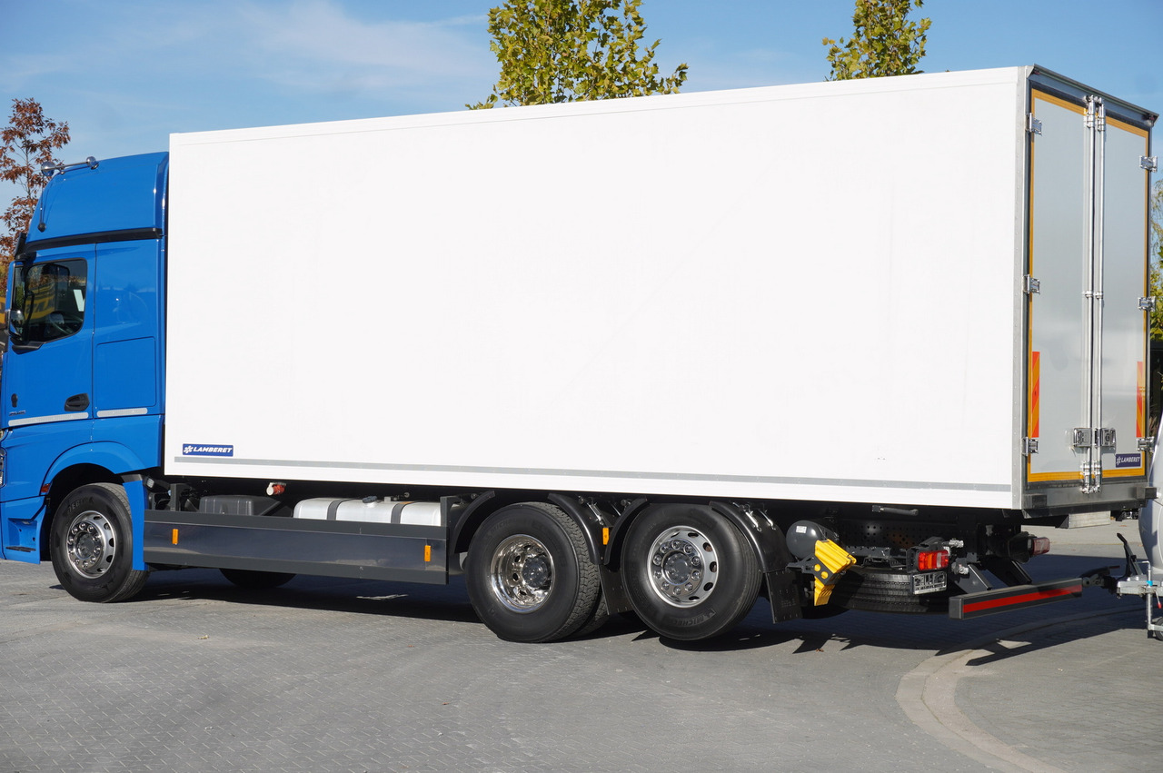 MERCEDES-BENZ Actros 2548 E6 / GIGA / Cab Lounge chair / Lamberet Refrigerator / Carrier Supra 950 - Камион ладилник: слика 4 MERCEDES-BENZ Actros 2548 E6 / GIGA / Cab Lounge chair / Lamberet Refrigerator / Carrier Supra 950 - Камион ладилник: слика 4