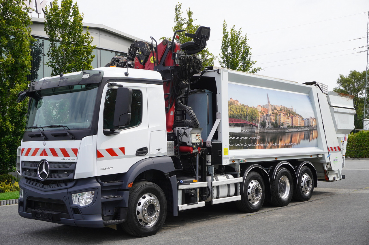 MERCEDES-BENZ Antos 3240 8x2 / Tajfun 5T crane / Farid Industries garbage truck/ 3 steered axles - Камион за ѓубре: слика 3 MERCEDES-BENZ Antos 3240 8x2 / Tajfun 5T crane / Farid Industries garbage truck/ 3 steered axles - Камион за ѓубре: слика 3