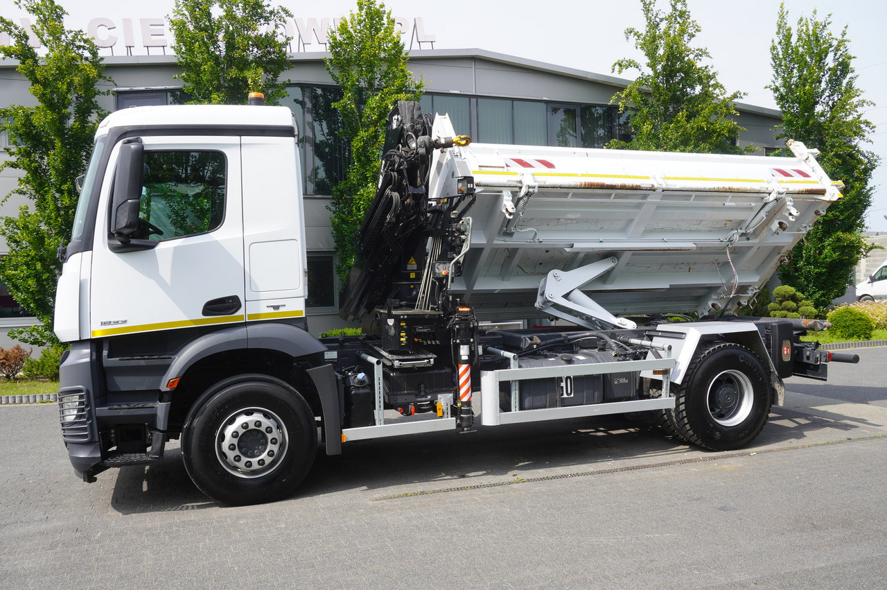 Кипер, Камион со кран MERCEDES-BENZ Arocs 1833 / 87,000 km!!! / Hds HIAB X-DUO 128 B-2 / three-sided tipper: слика 15