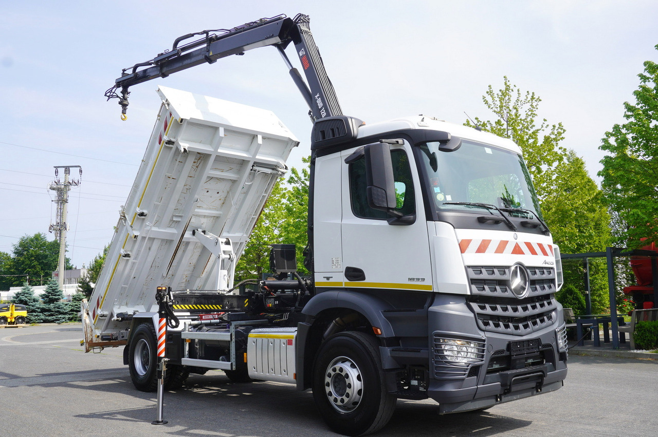 Кипер, Камион со кран MERCEDES-BENZ Arocs 1833 / 87,000 km!!! / Hds HIAB X-DUO 128 B-2 / three-sided tipper: слика 8
