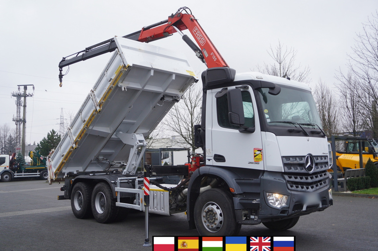 MERCEDES-BENZ Arocs 2636 6x4 / 2-way tipper / Fassi F135A.0.23 / remote control / Rotator - Камион со кран: слика 1 MERCEDES-BENZ Arocs 2636 6x4 / 2-way tipper / Fassi F135A.0.23 / remote control / Rotator - Камион со кран: слика 1
