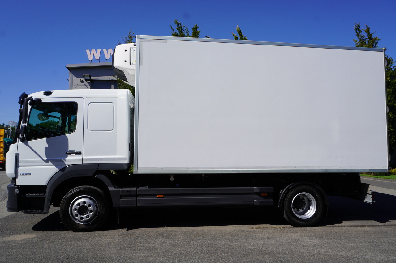 MERCEDES-BENZ Atego 1223 / Bitemperature Refrigerator 12 EPAL / Full ADR / Sleeper cab / 175 tho. km - Камион ладилник: слика 2 MERCEDES-BENZ Atego 1223 / Bitemperature Refrigerator 12 EPAL / Full ADR / Sleeper cab / 175 tho. km - Камион ладилник: слика 2