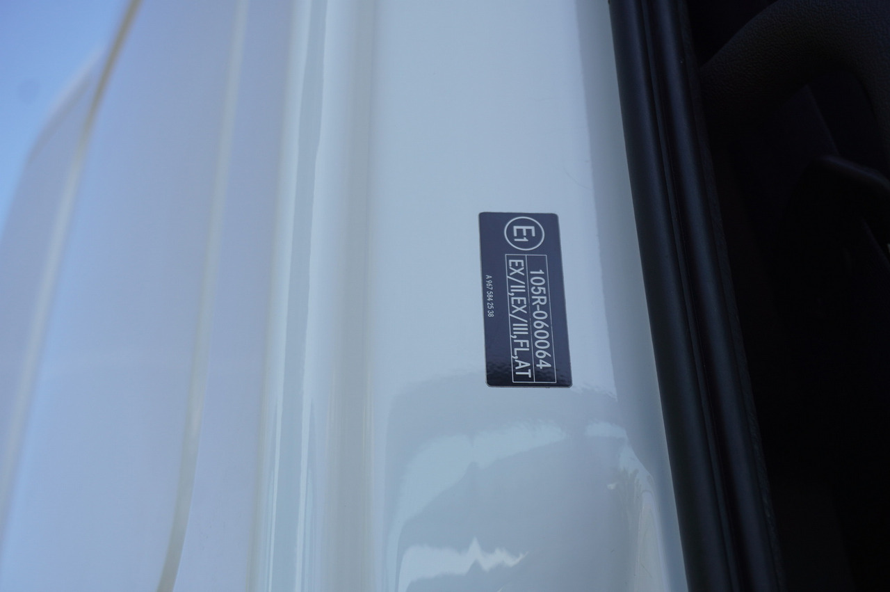 MERCEDES-BENZ Atego 1223 / Lamberet Refrigerator / Full ADR / Sleeper cab / 175 tho. km - Камион ладилник: слика 3 MERCEDES-BENZ Atego 1223 / Lamberet Refrigerator / Full ADR / Sleeper cab / 175 tho. km - Камион ладилник: слика 3