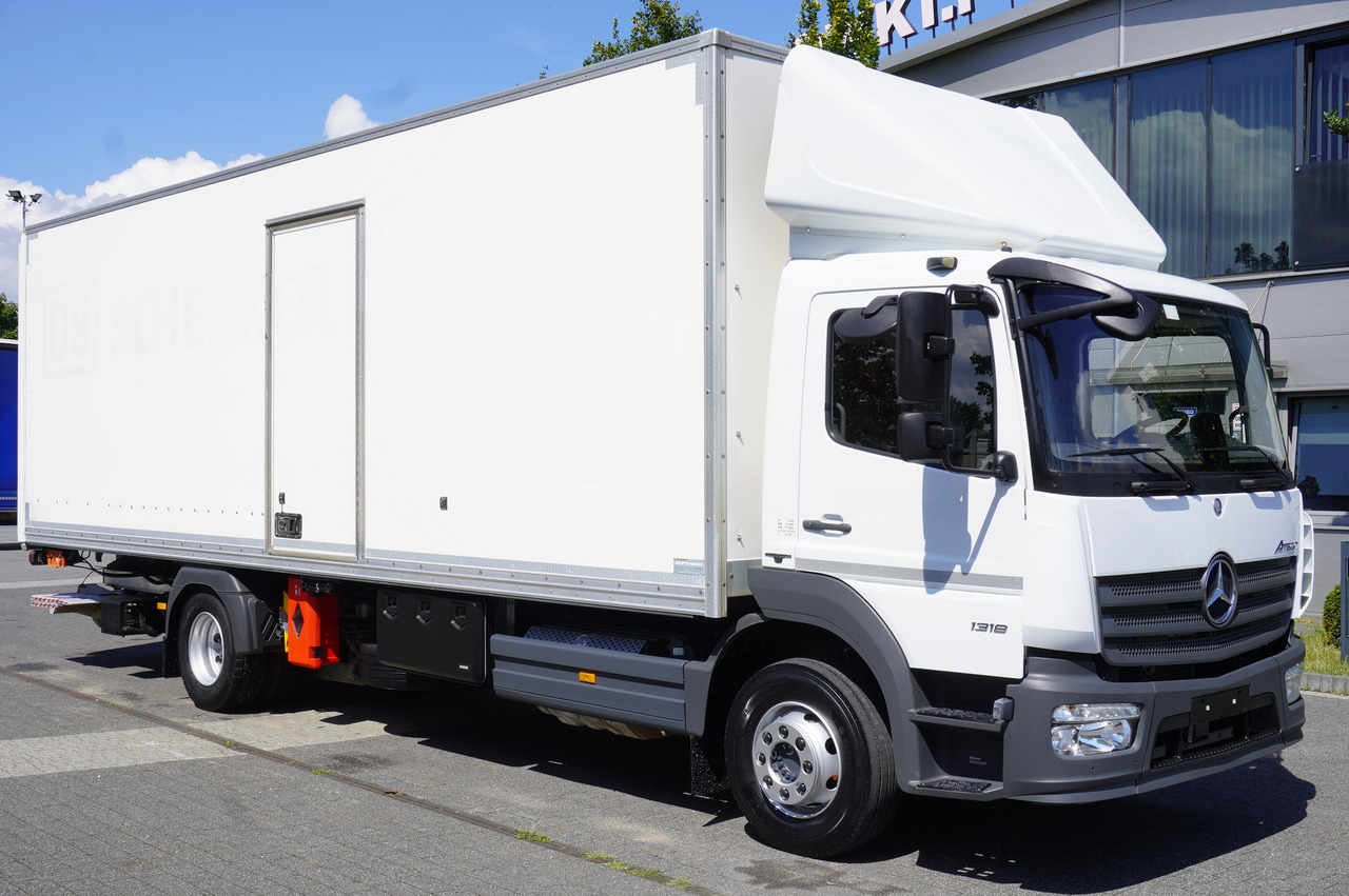 MERCEDES-BENZ Atego 1318 E6 / 20 pallet container / lift / 90 thousand km !!! - Камион сандучар: слика 1 MERCEDES-BENZ Atego 1318 E6 / 20 pallet container / lift / 90 thousand km !!! - Камион сандучар: слика 1