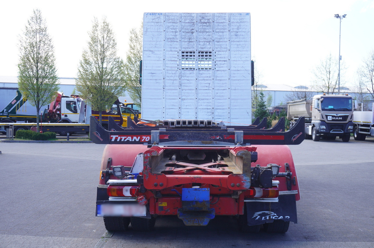 Камион со кабинска шасија за транспорт на дрва Mercedes-Benz Arocs 3563 8 × 4 / 630 HP / steered axle / Logging superstructure: слика 6