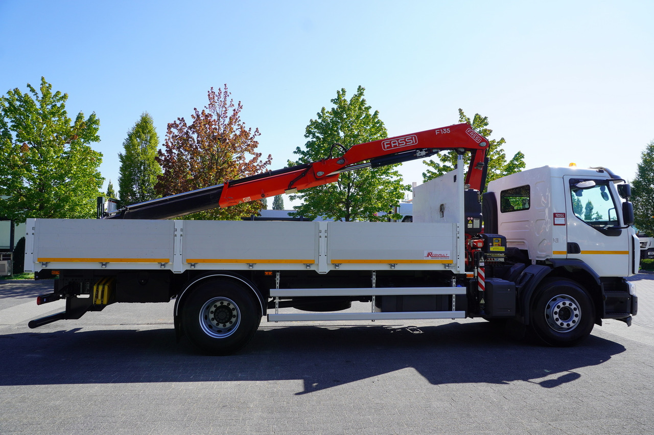 RENAULT C280 DTI 8 / FASSI crane 5.6 T / range 8 m / Flatbed 15 EPAL - Камион со платформа, Камион со кран: слика 2 RENAULT C280 DTI 8 / FASSI crane 5.6 T / range 8 m / Flatbed 15 EPAL - Камион со платформа, Камион со кран: слика 2