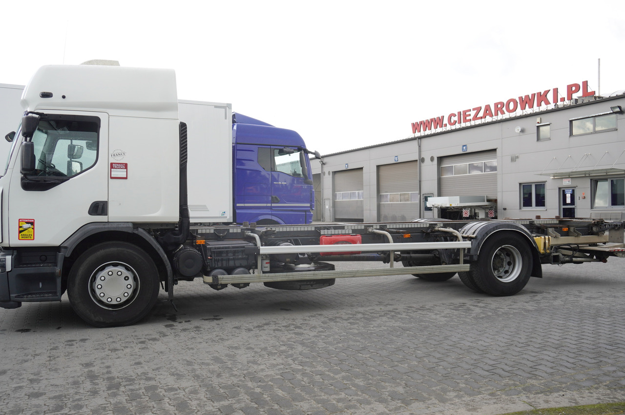 RENAULT D19 Wide Glob / BDF / load capacity 11t / 280 thousand km / tail lift - Камион со кабинска шасија: слика 4 RENAULT D19 Wide Glob / BDF / load capacity 11t / 280 thousand km / tail lift - Камион со кабинска шасија: слика 4