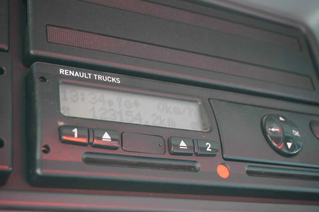 RENAULT K380 6×4 / FASSI F175 crane 7.85 t / 120 thousand km! / 2-sided tipper - Камион со кран: слика 2 RENAULT K380 6×4 / FASSI F175 crane 7.85 t / 120 thousand km! / 2-sided tipper - Камион со кран: слика 2