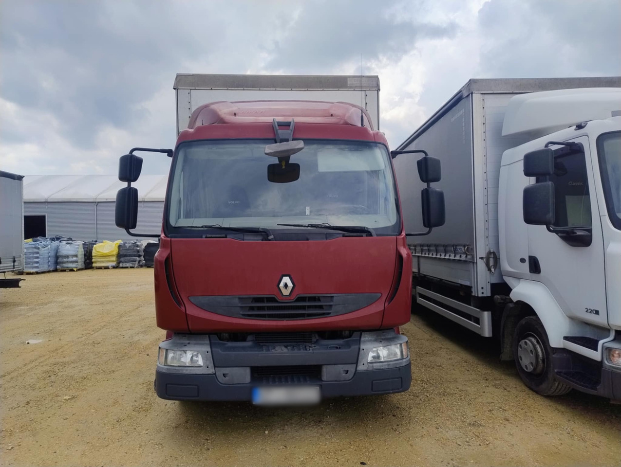 RENAULT Midlum 300 / Curtain 18 EPAL / Sleeping cab - Камион со церада: слика 2 RENAULT Midlum 300 / Curtain 18 EPAL / Sleeping cab - Камион со церада: слика 2