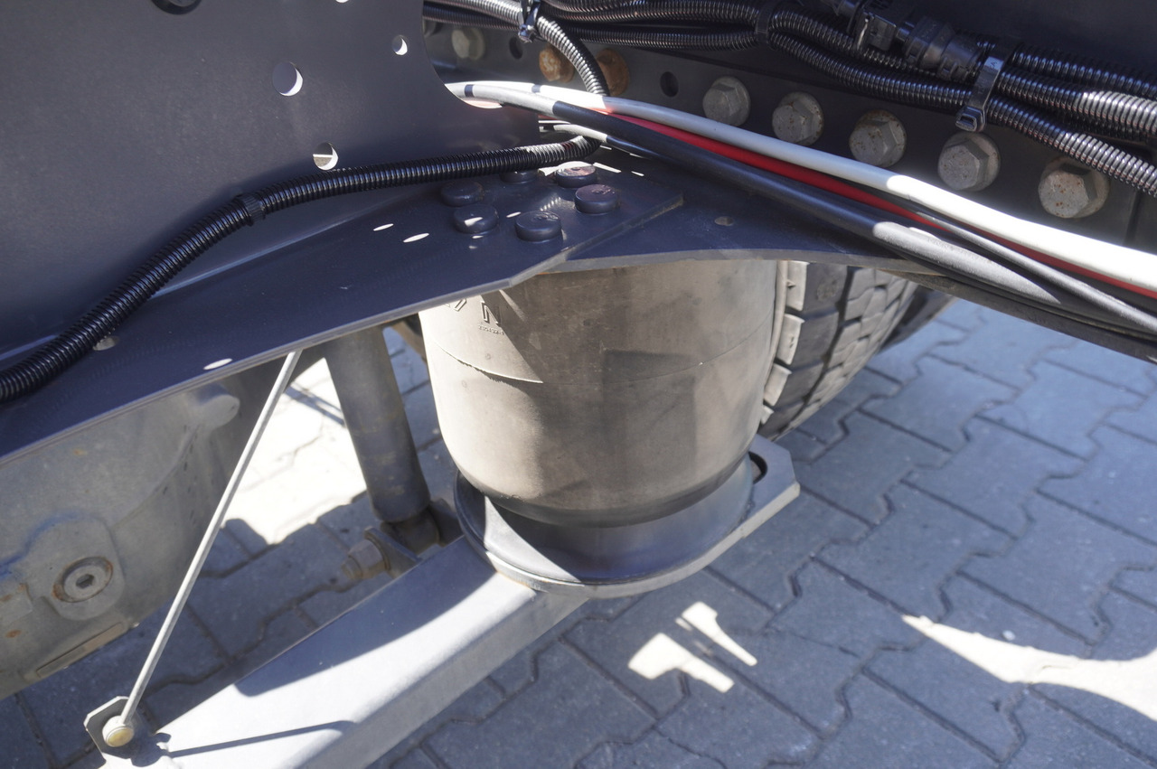 RENAULT Renault D16 / frame 7.3 m / Differential lock / 3 units - Транспортер на контејнер/ Камион со променливо тело: слика 5 RENAULT Renault D16 / frame 7.3 m / Differential lock / 3 units - Транспортер на контејнер/ Камион со променливо тело: слика 5
