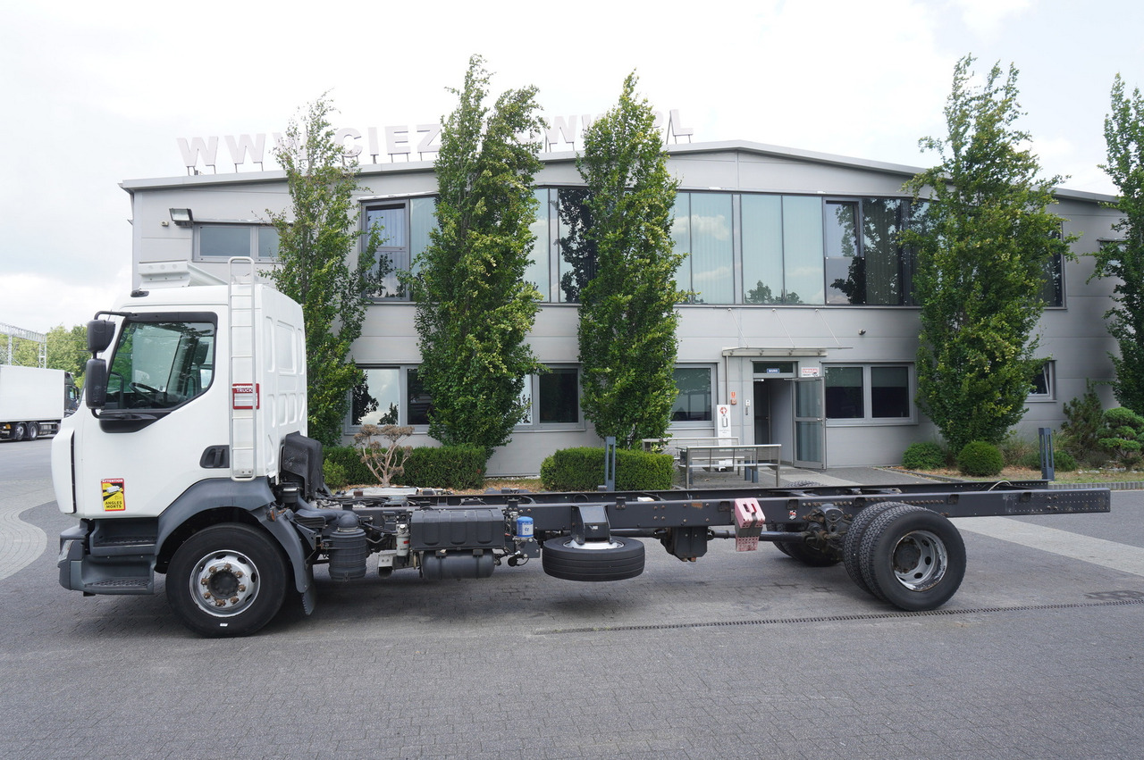 RENAULT Renault D16 / frame 7.5 m / differential lock / 3 units - Транспортер на контејнер/ Камион со променливо тело: слика 3 RENAULT Renault D16 / frame 7.5 m / differential lock / 3 units - Транспортер на контејнер/ Камион со променливо тело: слика 3