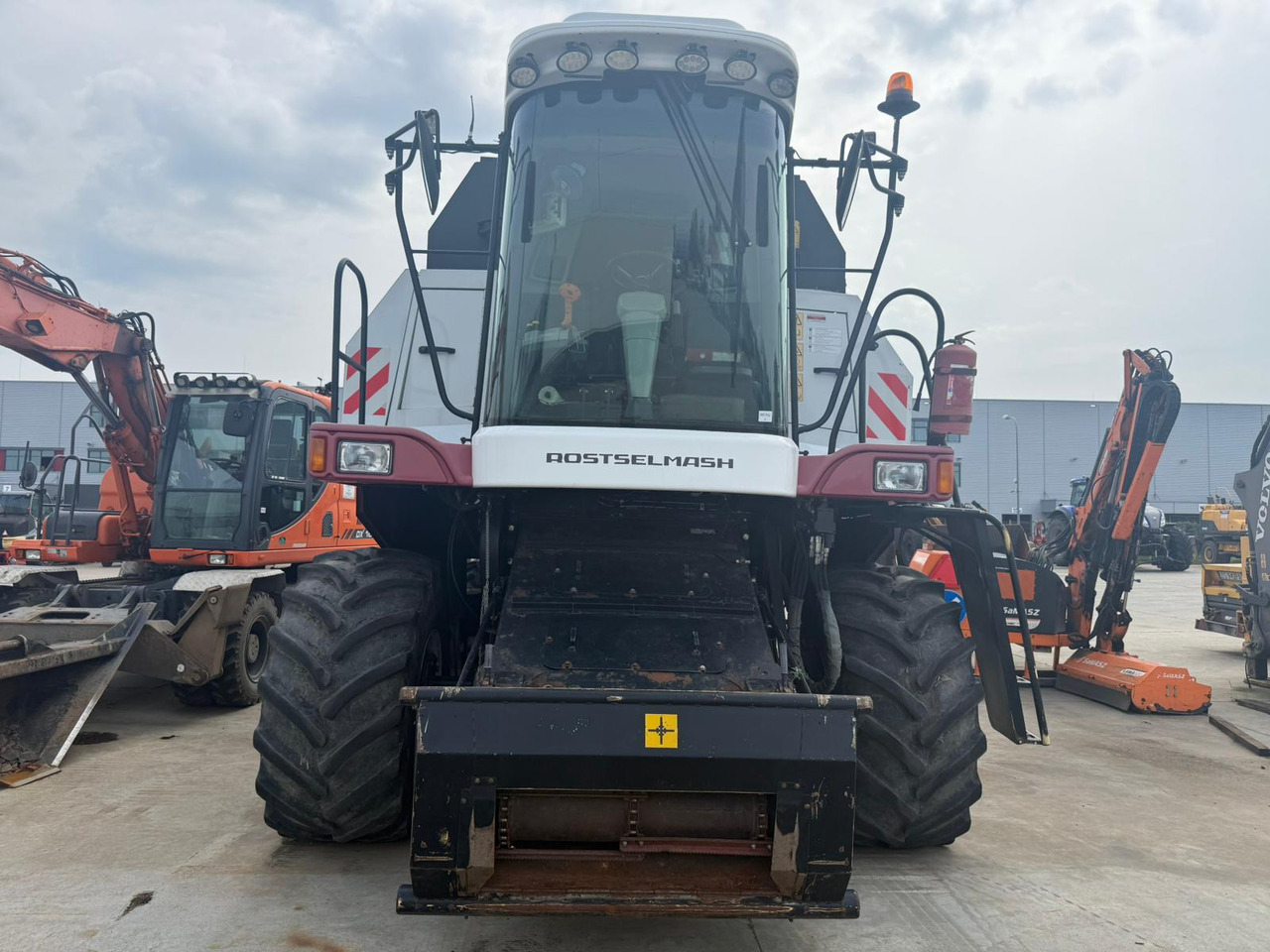 ROSTSELMASH VECTOR 425 RSM-101 grain harvester + Header 5 m + rapeseed harvesting extension / 2300 MTH - Комбајн: слика 5 ROSTSELMASH VECTOR 425 RSM-101 grain harvester + Header 5 m + rapeseed harvesting extension / 2300 MTH - Комбајн: слика 5