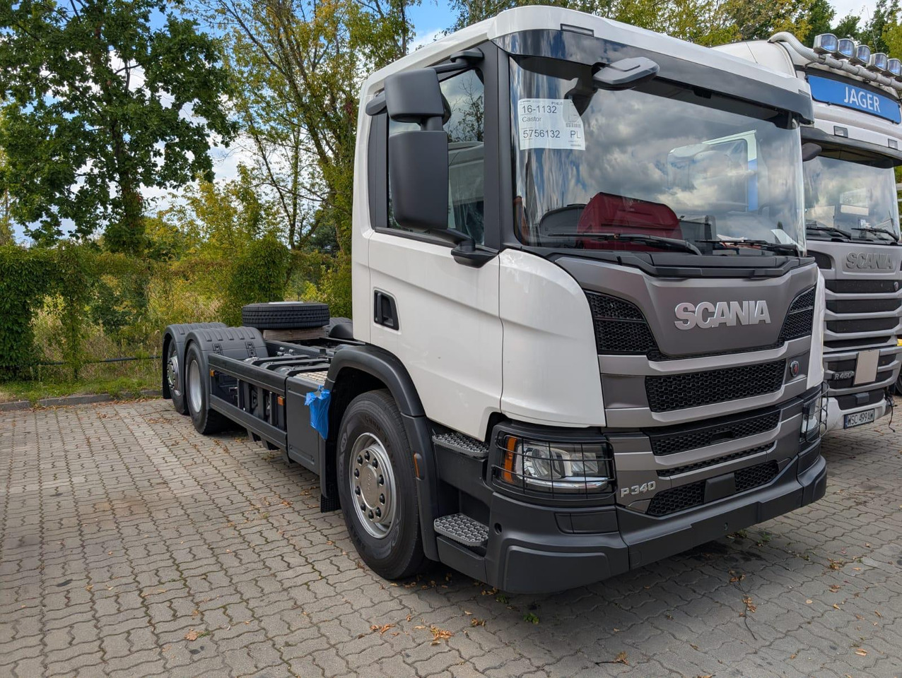 SCANIA P 340 B6x2*4NA / chassis frame / steering axle / CNG - Камион со кабинска шасија: слика 2 SCANIA P 340 B6x2*4NA / chassis frame / steering axle / CNG - Камион со кабинска шасија: слика 2