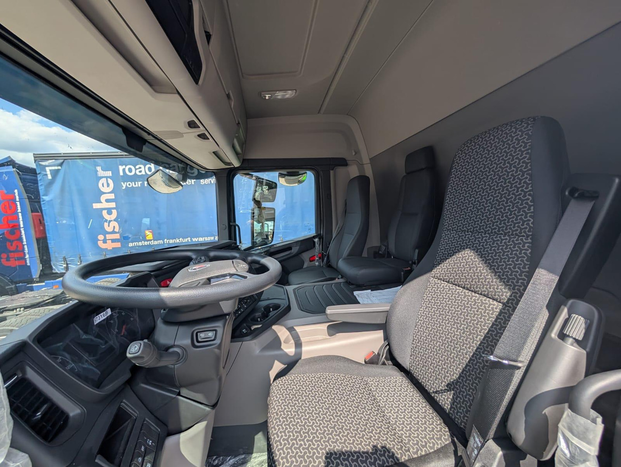 SCANIA P 340 B6x2*4NA / chassis frame / steering axle / CNG / large cab / 8 units - Камион за ѓубре: слика 5 SCANIA P 340 B6x2*4NA / chassis frame / steering axle / CNG / large cab / 8 units - Камион за ѓубре: слика 5