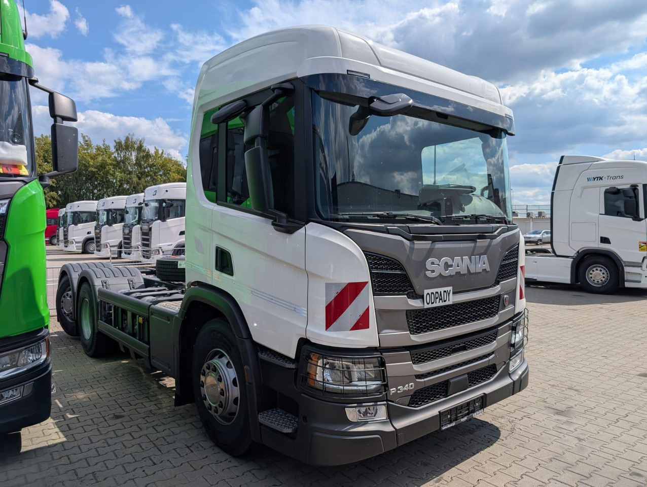 SCANIA P 340 B6x2*4NA / chassis frame / steering axle / CNG / large cab / 8 units - Камион за ѓубре: слика 2 SCANIA P 340 B6x2*4NA / chassis frame / steering axle / CNG / large cab / 8 units - Камион за ѓубре: слика 2
