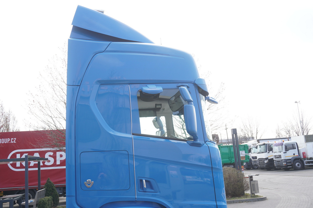 Камион со кабинска шасија SCANIA R650 V8 / 650 HP/ frame 8.8 m / steered 4th axle: слика 10