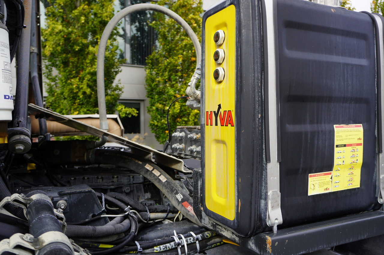 Голем истоварувач/ Камион за камења TATRA Phoenix 8x8 Twin-Steer Quad/A dump truck / 30 tho. km: слика 18