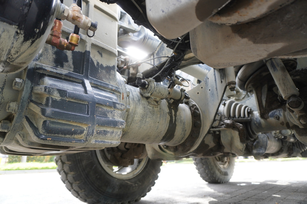 Голем истоварувач/ Камион за камења TATRA Phoenix 8x8 Twin-Steer Quad/A dump truck / 30 tho. km: слика 27