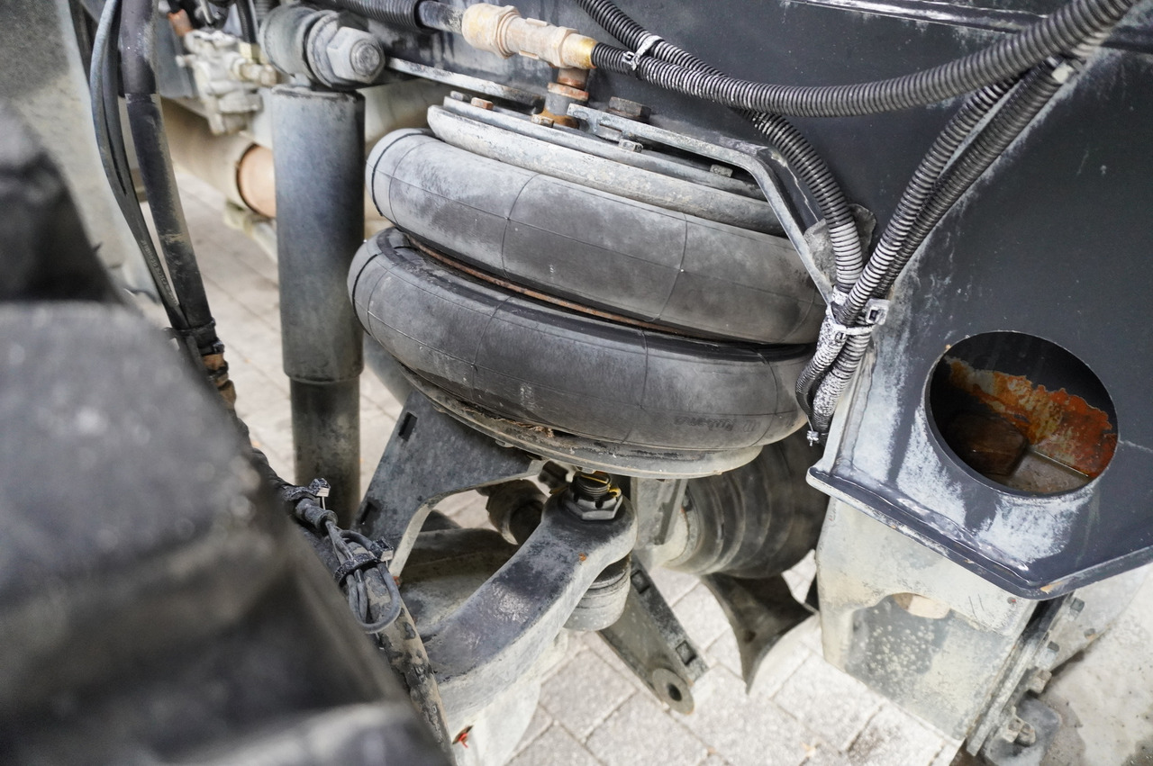 Голем истоварувач/ Камион за камења TATRA Phoenix 8x8 Twin-Steer Quad/A dump truck / 30 tho. km: слика 17