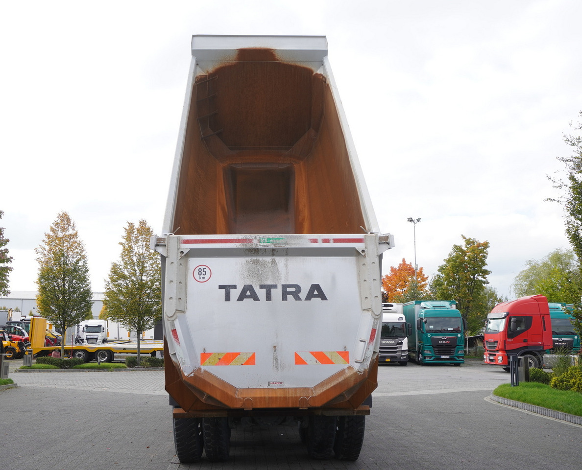 Голем истоварувач/ Камион за камења TATRA Phoenix 8x8 Twin-Steer Quad/A dump truck / 30 tho. km: слика 6