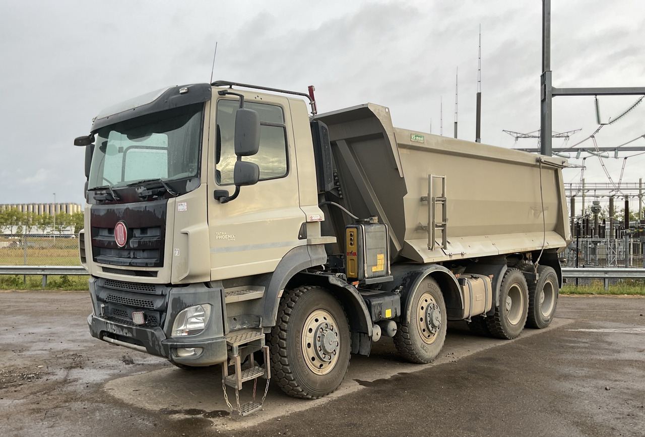 TATRA Phoenix 8x8 Twin-Steer Quad/A dump truck / 30 tho. km - Голем истоварувач/ Камион за камења: слика 4 TATRA Phoenix 8x8 Twin-Steer Quad/A dump truck / 30 tho. km - Голем истоварувач/ Камион за камења: слика 4