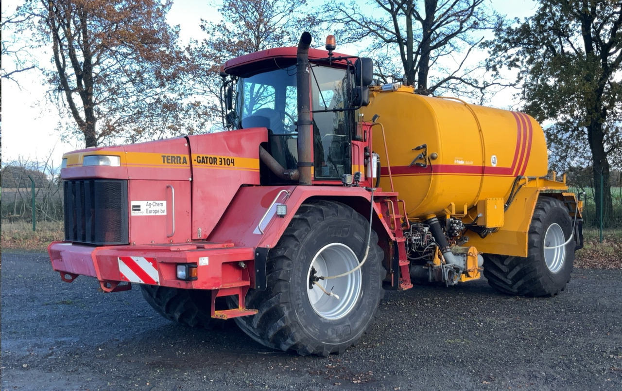 TERRA-GATOR TG 3104 Self-propelled liquid manure spreader - Распрскувач на арско ѓубриво: слика 1 TERRA-GATOR TG 3104 Self-propelled liquid manure spreader - Распрскувач на арско ѓубриво: слика 1