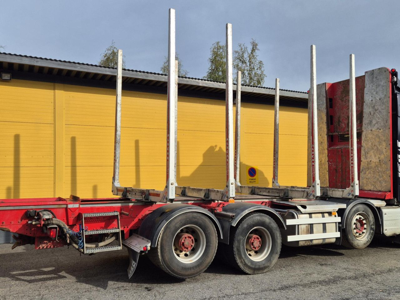 VOLVO FH 750 8x4 / 2 lifted axles / timber truck - Камион за дрва: слика 4 VOLVO FH 750 8x4 / 2 lifted axles / timber truck - Камион за дрва: слика 4