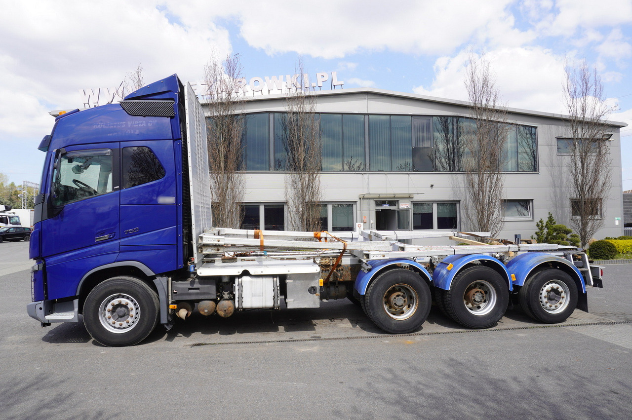 VOLVO FH16 750 8x4 / 750 HP! / 20 t load capacity / stanchion superstructure - Камион со кабинска шасија: слика 5 VOLVO FH16 750 8x4 / 750 HP! / 20 t load capacity / stanchion superstructure - Камион со кабинска шасија: слика 5
