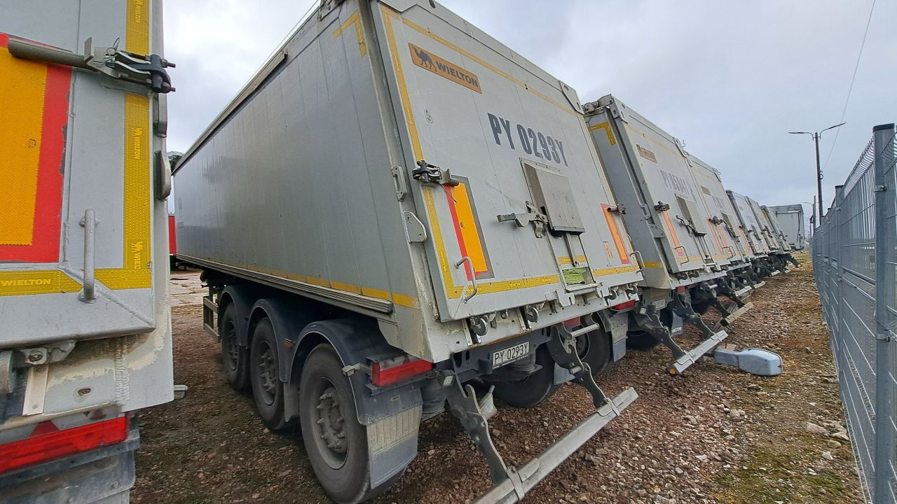 WIELTON NW-3 / weight 6.2 t / capacity 38m3 / Electrically folded roof / Teflon / 20 units, 2022 - Кипер полуприколка: слика 4 WIELTON NW-3 / weight 6.2 t / capacity 38m3 / Electrically folded roof / Teflon / 20 units, 2022 - Кипер полуприколка: слика 4