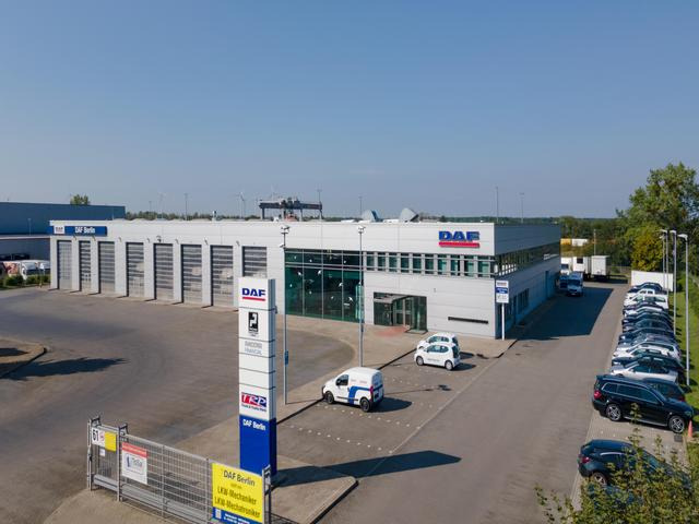 DAF XB 290 FA 16 to. Curtainsider LBW 1.5 AHK - Камион со церада: слика 1 DAF XB 290 FA 16 to. Curtainsider LBW 1.5 AHK - Камион со церада: слика 1