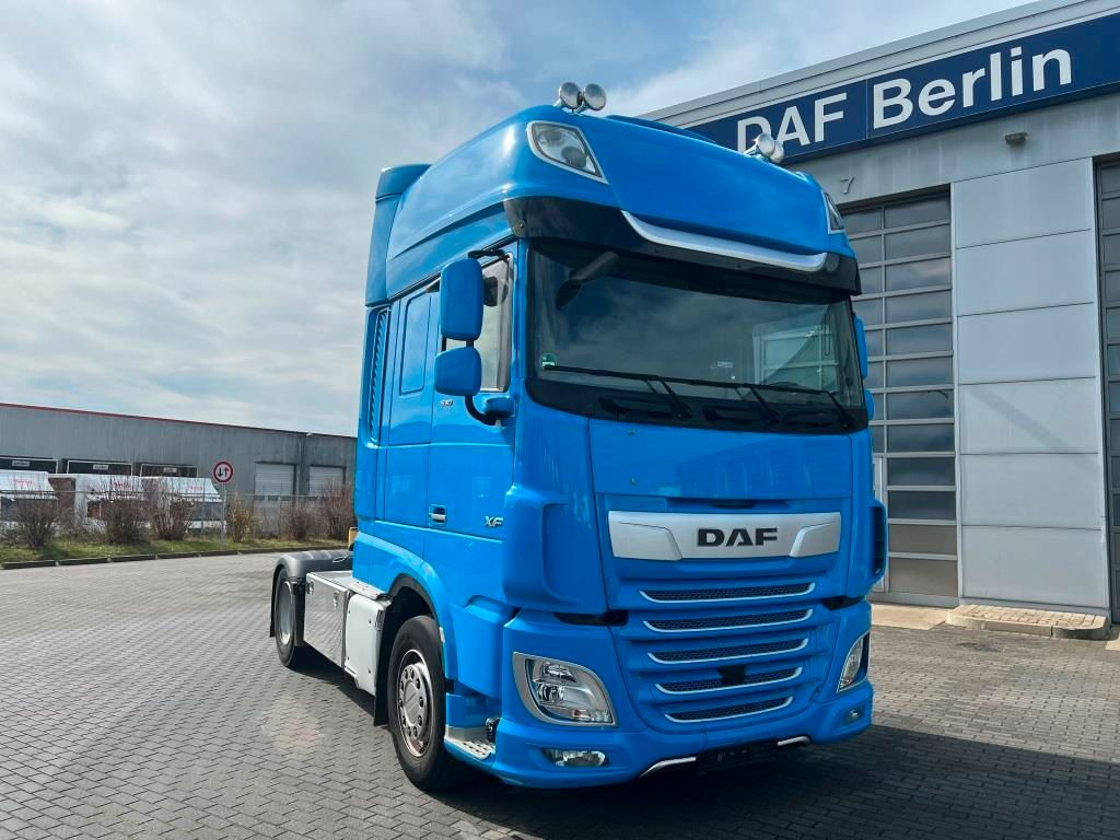 DAF XF 530 FT SSC Retarder Standklima Navigation - Камион влекач: слика 1 DAF XF 530 FT SSC Retarder Standklima Navigation - Камион влекач: слика 1