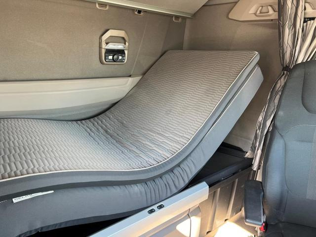 DAF XG 480 FT TraXon ZF-Intarder 2x Tank 1.195 Liter - Камион влекач: слика 2 DAF XG 480 FT TraXon ZF-Intarder 2x Tank 1.195 Liter - Камион влекач: слика 2