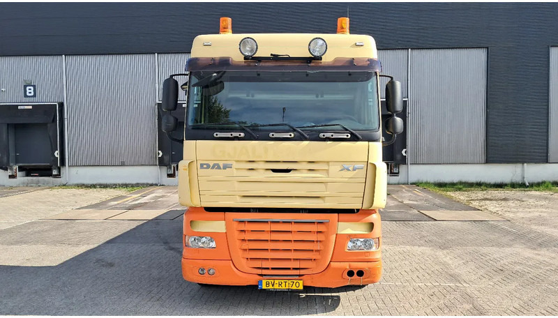 DAF XF 105 410 Spacecab 6x2 Euro 5 - Камион со платформа: слика 2 DAF XF 105 410 Spacecab 6x2 Euro 5 - Камион со платформа: слика 2