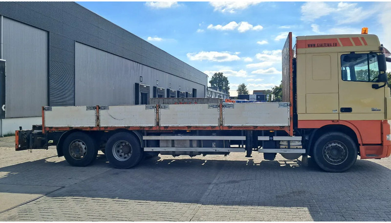 DAF XF 105 410 Spacecab 6x2 Euro 5 - Камион со платформа: слика 4 DAF XF 105 410 Spacecab 6x2 Euro 5 - Камион со платформа: слика 4