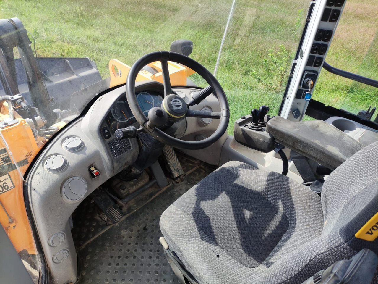 VOLVO L110H - Натоварувач на тркала: слика 5 VOLVO L110H - Натоварувач на тркала: слика 5