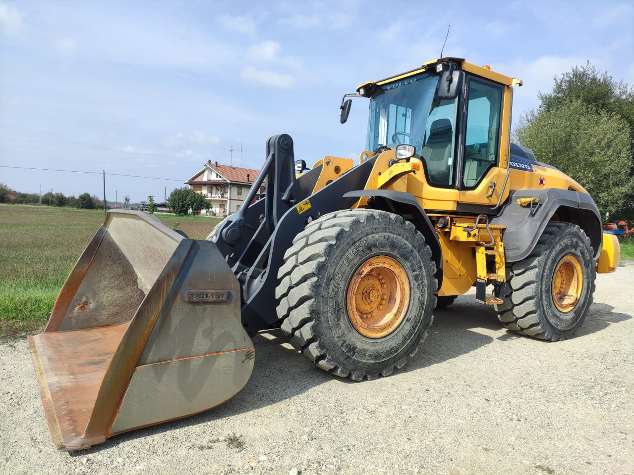 VOLVO L110H - Натоварувач на тркала: слика 1 VOLVO L110H - Натоварувач на тркала: слика 1