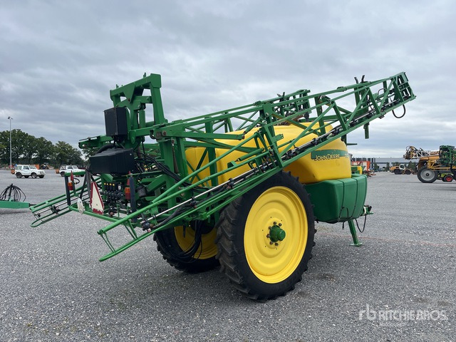 2011 John Deere 732 24 m Pull-Type Sprayer - Стазен распрскувач: слика 4 2011 John Deere 732 24 m Pull-Type Sprayer - Стазен распрскувач: слика 4