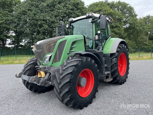 2014 Fendt 824 Vario Profi Plus 4WD Tractor - Трактор: слика 2 2014 Fendt 824 Vario Profi Plus 4WD Tractor - Трактор: слика 2