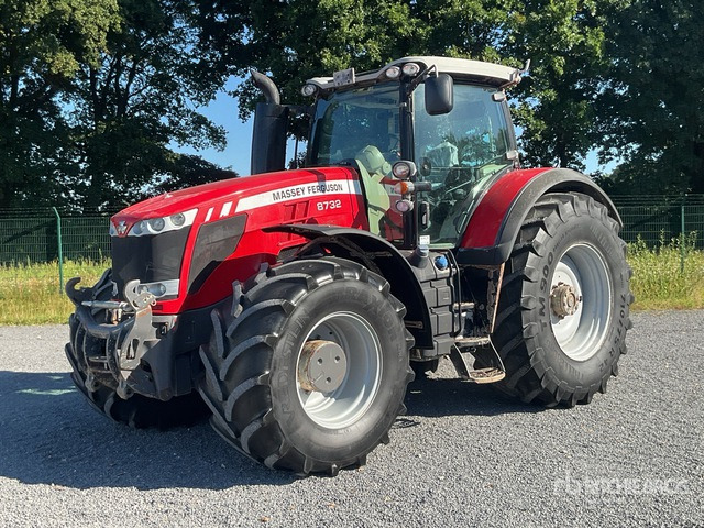 2015 Massey Ferguson 8732 Dyna-VT 4WD Tractor - Трактор: слика 2 2015 Massey Ferguson 8732 Dyna-VT 4WD Tractor - Трактор: слика 2