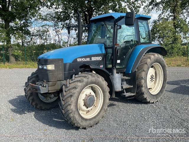 New Holland 8260 4WD Tractor - Трактор: слика 1 New Holland 8260 4WD Tractor - Трактор: слика 1